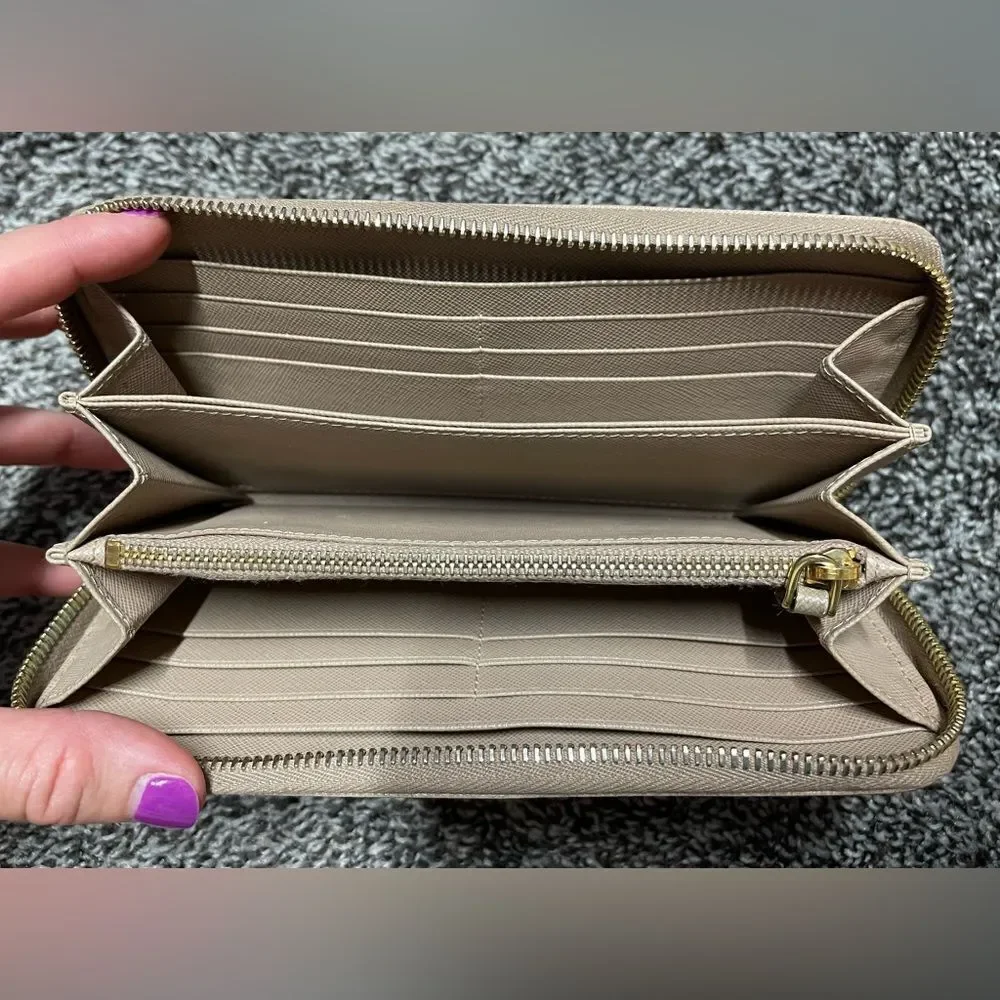 Prada Fiocco wallet